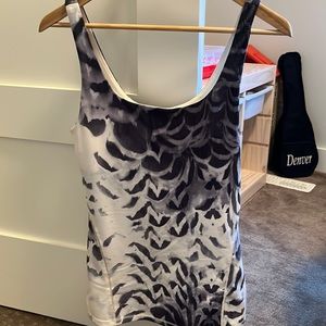 Lululemon - tank special edition